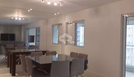 Apartamento em Perdizes com 135m², 3 suítes, varanda gourmet, 3 vagas, depósito, lazer.