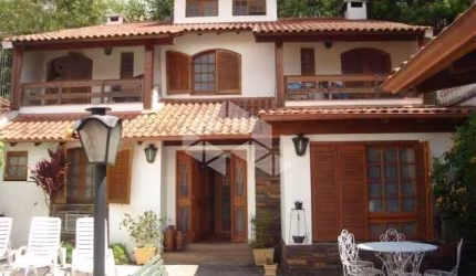 Casa com 3 Dormitórios/Quartos Bairro Higienépolis/Porto Alegre