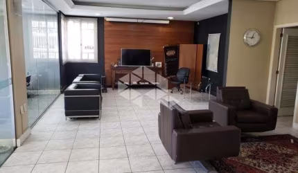 LOCALIZAÇÃO PRIVILEGIADA, AMPLO TERRENO NA DOM PED