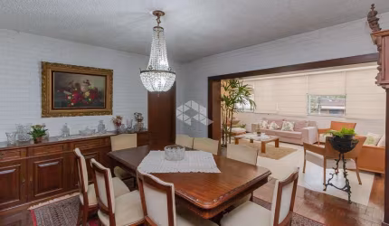 CASA NO PETRÓPOLIS COM 5 DORMITÓRIOS E 420m2