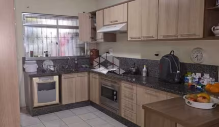 Casa à Venda com 3 Quartos e 197 m² no Bairro Partenon, Porto Alegre RS