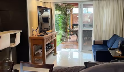 Casa em condomínio, 241m2 privados e garagem para 2 veículos no Teresópolis