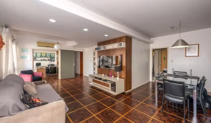 Apartamento de 172 m2, 2 dormitórios no Centro Histórico.