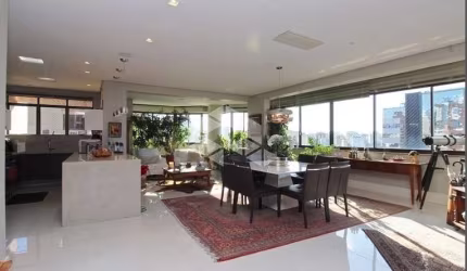 Cobertura de 386m2 em conceito aberto e 2 vagas de garagem no Moinhos de Vento