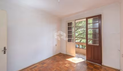 OPORTUNIDADE!! AMPLO APARTAMENTO DE 3 DORMITORIOS EM PETROPOLIS