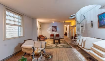 Sobrado à venda com 3 quartos 400 m² no bairro Floresta