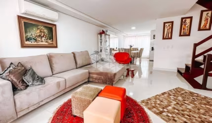 CASA EM CONDOMÍNIO COM 3 QUARTOS/DORMITÓRIOS, NO BAIRRO PEDRA REDONDA, EM PORTO ALEGRE.