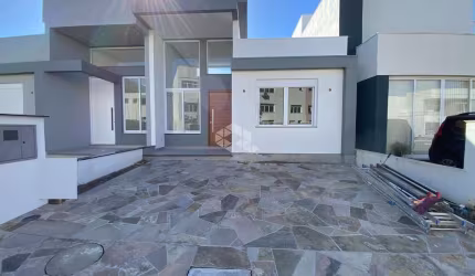Linda casa térrea, em condomínio, no residencial Lagos de Nova Ipanema.