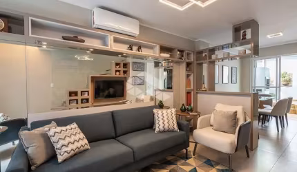 Casa Sobrado 2 quartos/dormitórios no bairro Vila Nova, em Porto Alegre