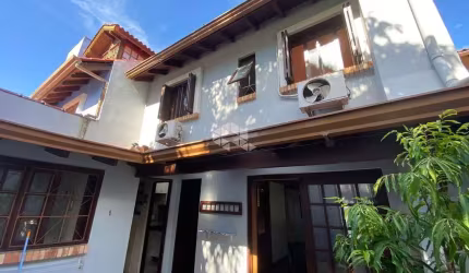 CASA NO JARDIM ISABEL COM 03 QUARTOS/DORMITÓRIOS/01SUÍTE