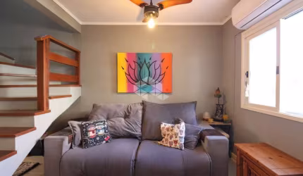Casa  2 dormitórios no bairro Vila Nova em  Porto Alegre