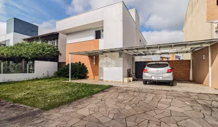 CASA DE 3 SUÍTES, COZINHA PLANEJADA, PATIO, PISCINA, 4 VAGAS, NO LAGOS DE NOVA IPANEMA, ZONA SUL