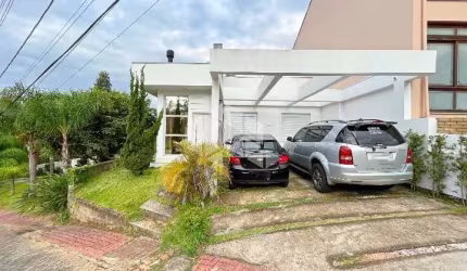 Casa / Casa em Condomínio / 3 Dormitórios /1 Suíte / 2 Vagas / Cavalhada / Porto Alegre / RS