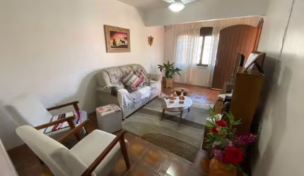 Casa com 3 dormitórios sendo 1 suíte com sacada no bairro Espírito Santo