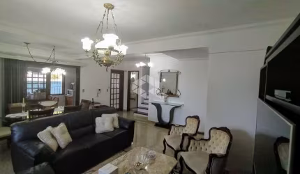 Casa em Ipanema, 3 dormitórios, 1 suíte, no bairro Ipanema.
