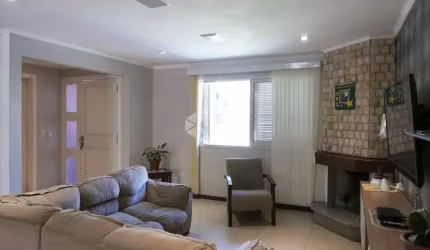 CASA COM 03 DORMITÓRIOS, UMA SUÍTE COM CLOSET, NO LAGOS DE NOVA IPANEMA