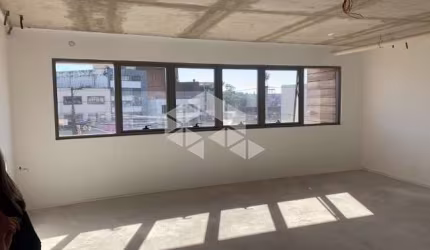 Sala comercial c/banheiro com 1 vaga no bairro Tristeza