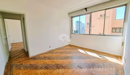 Apartamento com 02 dormitórios à venda no Centro Histórico em andar alto