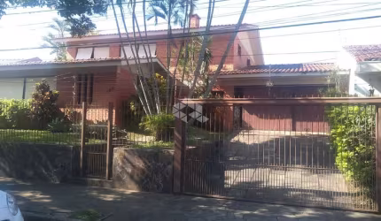 Crédito Real vende excelente casa de dois pisos
