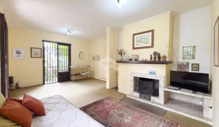 Casa com 3 quartos e 2 banheiros, 209m², Santa Tereza