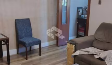Apartamento semimobiliado com 02 quartos, à venda, no bairro Medianeira em Porto Alegre