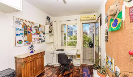 Apartamento de 2 dormitorios no bairro Menino Deus