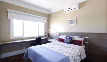 Excelente Apartamento de 1 dormitório de frente em andar alto, com linda vista, totalmente reformado