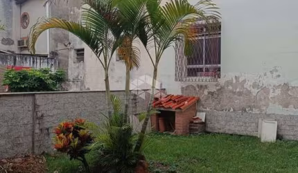 Prédio residencial com 4 apartamentos no bairro Santana