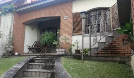 Vendo Casa de 190m² 3 dormitórios no Jardim Maria Rosa em Taboão da Serra - SP