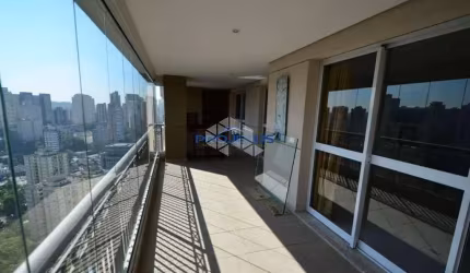 Vendo Apartamento com 195 m2  4 Dorms sendo 3 Suítes 4 Banheiros Morumbi  São Paulo