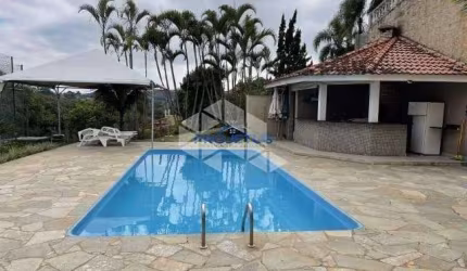 Vendo Linda Chácara com 4.000 m2 Piscina 5 Dormitórios sendo 1 Suíte Mairinque São Roque SP