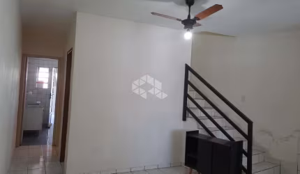 Vendo Casa Sobrado 170m² 2 Dormitórios 1 dependência de empregada 2 Vagas de Garagem no Jardim Guayana Taboão da Serra - SP