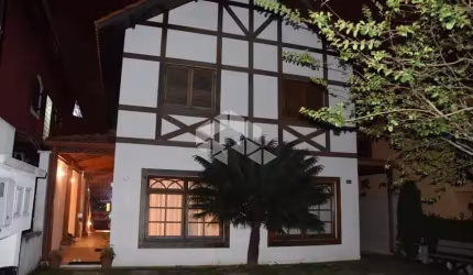Vendo Casa em Condomínio 310m² 3 Dormitórios 1 Suíte 4 Vagas Parque Munhoz São Paulo - SP
