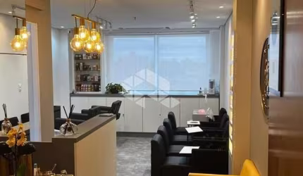 EXCELENTE SALA COMERCIAL NO ULTIMO ANDAR NO MEDPLEX TORRE NORTE