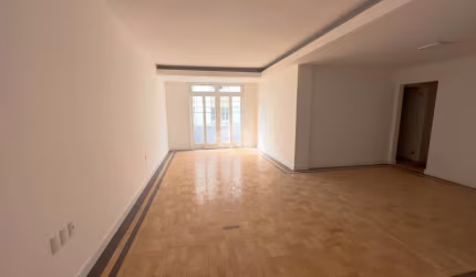 Apartamento 3 dormitórios, 1 suite, com elevador no bairro Santana em Porto Alegre