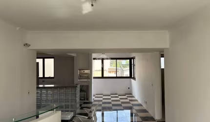 Apartamento 3 dormitorios suite desocupado com terraço amplo, 2 garagens.