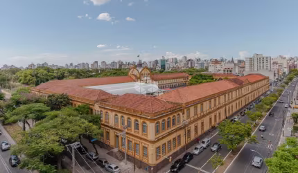 Ampla cobertura a poucos metros do parque Redenção!!