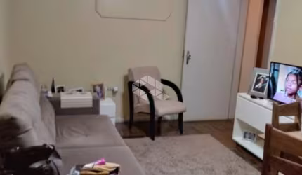 Apartamento térreo de 2 dormitórios com 56,29m² na Garibaldi bairro Bom Fim.