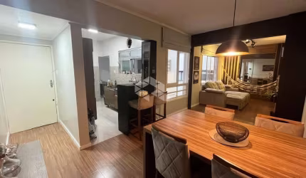 Apartamento 3 dormitorios, reformado, 1 vaga coberta, no bairro Bom Fim