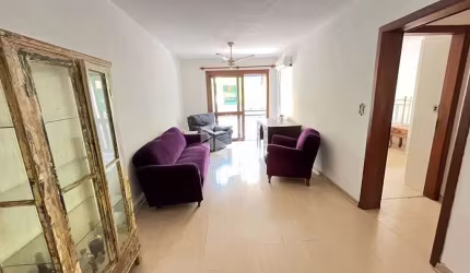 Apartamento 2 dormitorios, sacada, elevador e churrasqueira no bairro Bom FIm