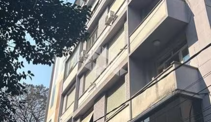Apartamento 3 dormitórios suite, sacada integrada, cozinha com churrasqueira.