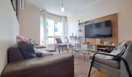 Apartamento de 3 dormitórios com 1 vaga no Bairro Bom Fim.