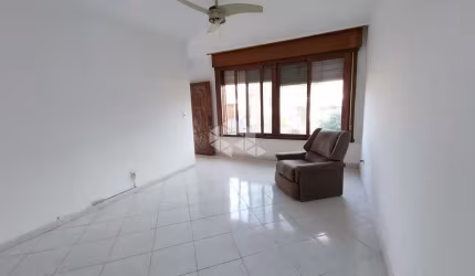 Casa térrea com 4 dormitórios, dependência de empregada,4 vagas de garagem no Bairro Jardim Lindóia.