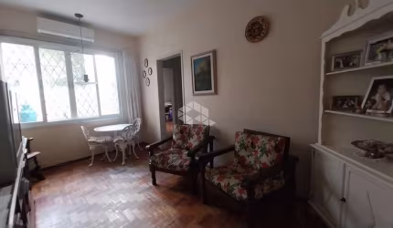 Apartamento com pátio, 2 dormitórios na Felipe Camarão!