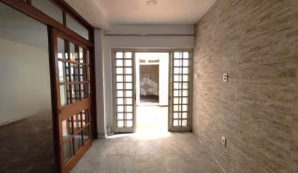 APARTAMENTO AMPLO DE FRENTE 2 DORMITÓRIOS!!!