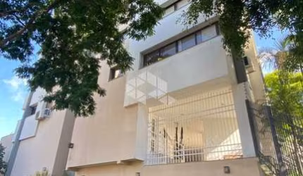 Apartamento de 02 dormitórios e 02 vagas com 79m² no bairro Jardim Botânico em Poa.