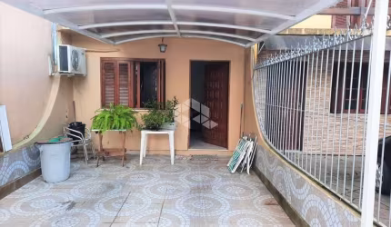 Casa Sobrado na Hípica em Porto Alegre de 2 Dorm