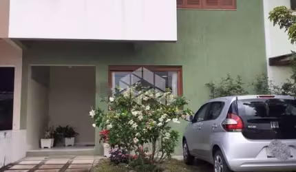Sobrado no bairro Hípica em Porto Alegre com 4 dormitórios.