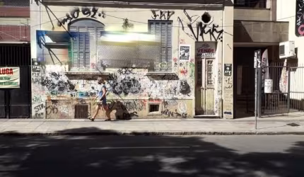 Casa comercial  no bairro Cidade Baixa.