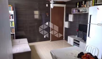 Apartamento 2 dormitórios à venda no bairro Alto Petrópolis com uma vaga de estacionamento rotativo.